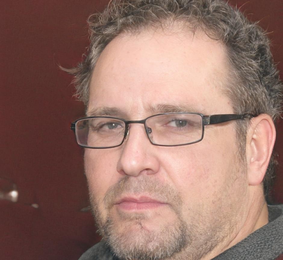 Portrait de Pierre Dubois, analyste financier senior